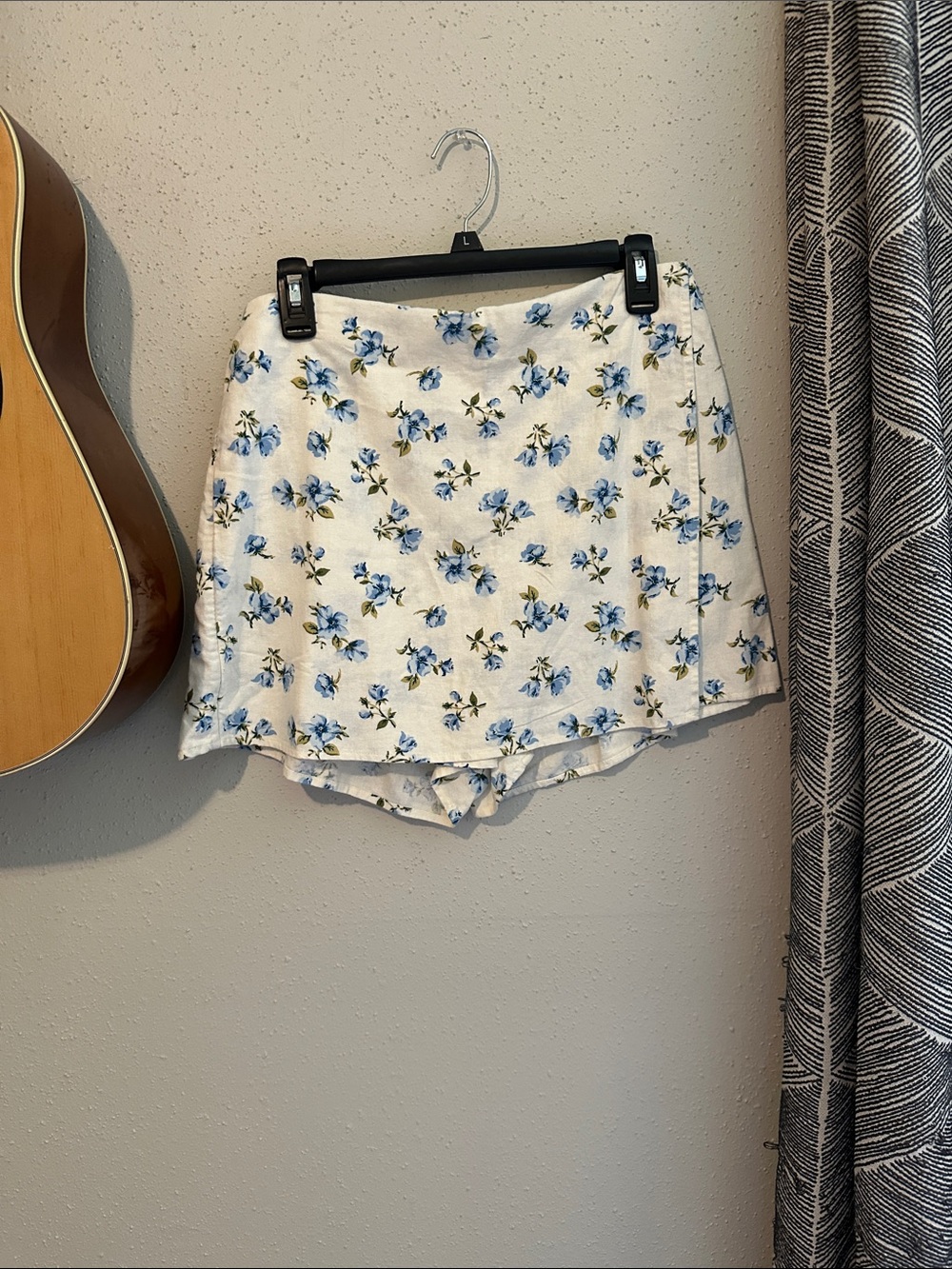 Floral White and Blue Skort
